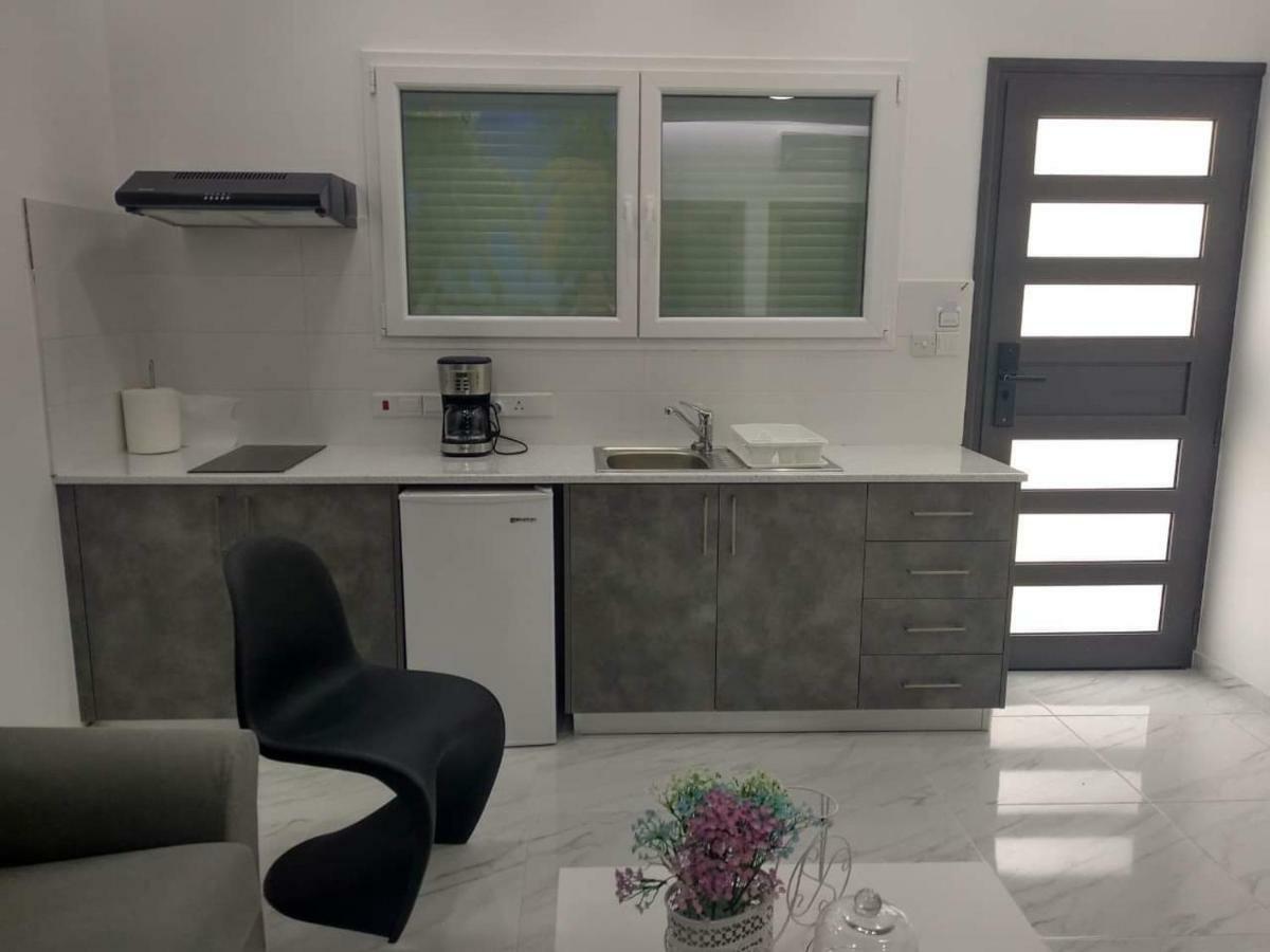 2 Brothers Limassol Exterior photo